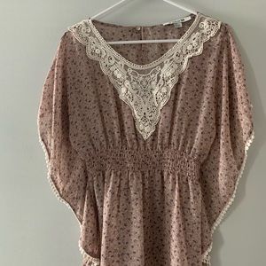 🌷2 for $18🌷boho floral print blouse w/lace